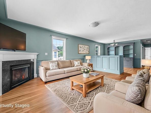 11 Harmony Xing, East Bridgewater MA 02333