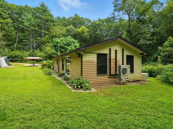 68 Stagecoach Rd, West Brookfield MA 01585