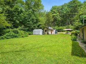 68 Stagecoach Rd, West Brookfield MA 01585