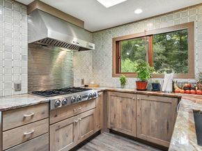 68 Stagecoach Rd, West Brookfield MA 01585