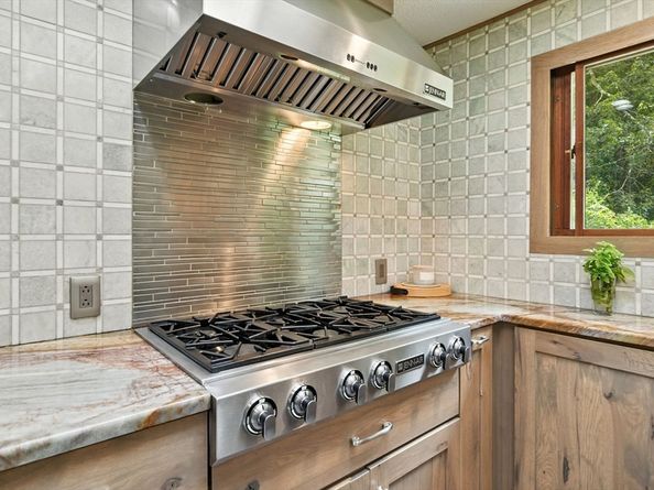 68 Stagecoach Rd, West Brookfield MA 01585