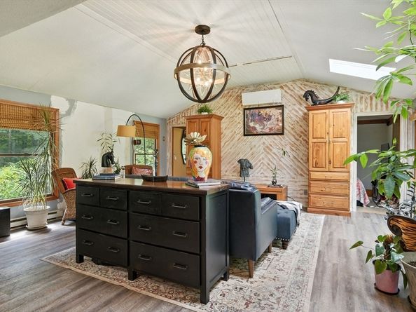 68 Stagecoach Rd, West Brookfield MA 01585