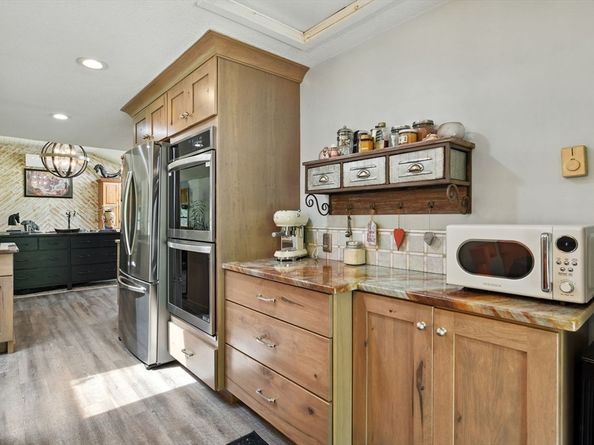 68 Stagecoach Rd, West Brookfield MA 01585