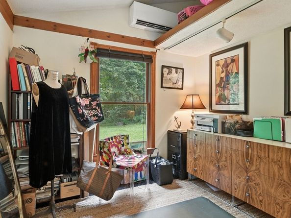 68 Stagecoach Rd, West Brookfield MA 01585