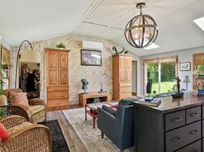 68 Stagecoach Rd, West Brookfield MA 01585