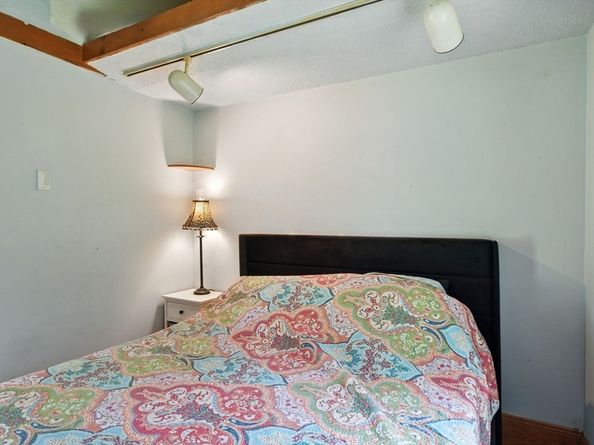 68 Stagecoach Rd, West Brookfield MA 01585