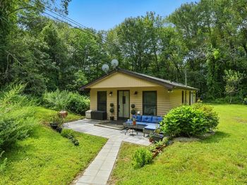68 Stagecoach Rd