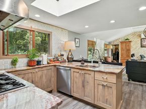 68 Stagecoach Rd, West Brookfield MA 01585
