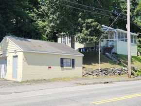 1218 Grafton St, Worcester MA 01604