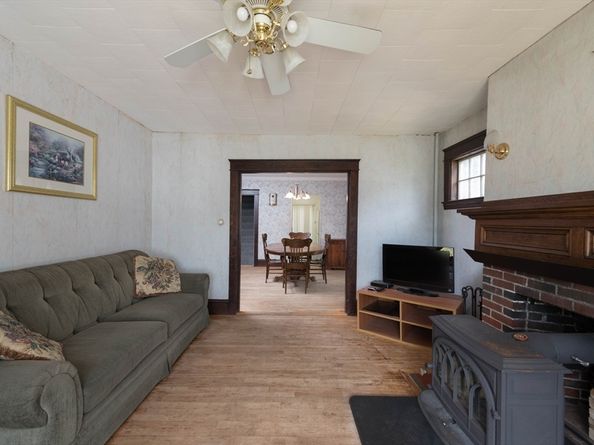 32 Clifton Street, Fitchburg MA 01420
