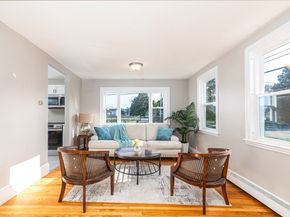 27 E Collins St, Salem MA 01970
