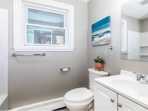 27 E Collins St, Salem MA 01970