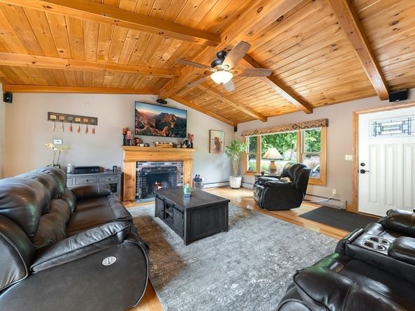 37 Maple Street, Medway MA 02053