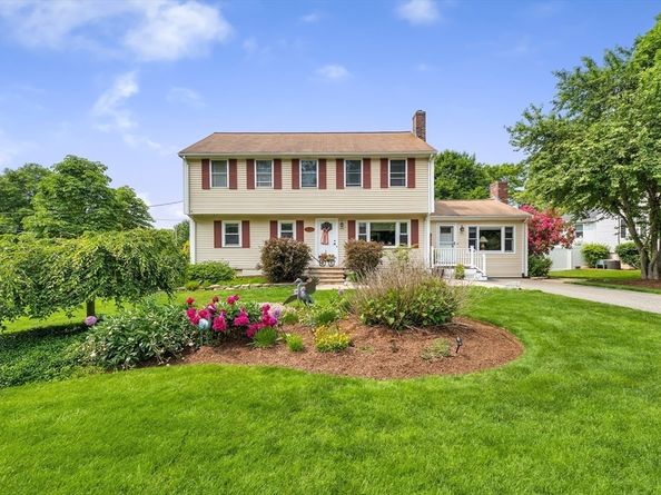 37 Maple Street, Medway MA 02053