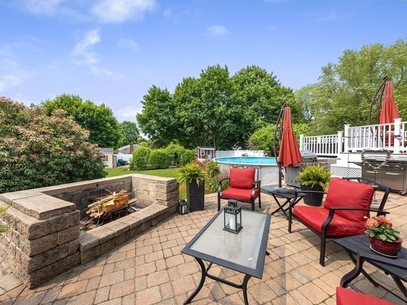 37 Maple Street, Medway MA 02053