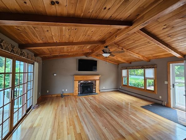 37 Maple Street, Medway MA 02053