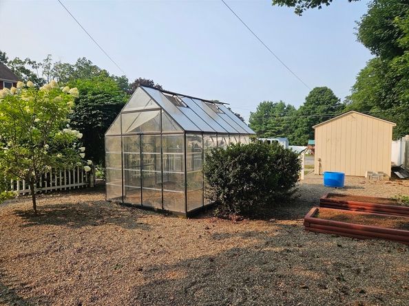 37 Maple Street, Medway MA 02053