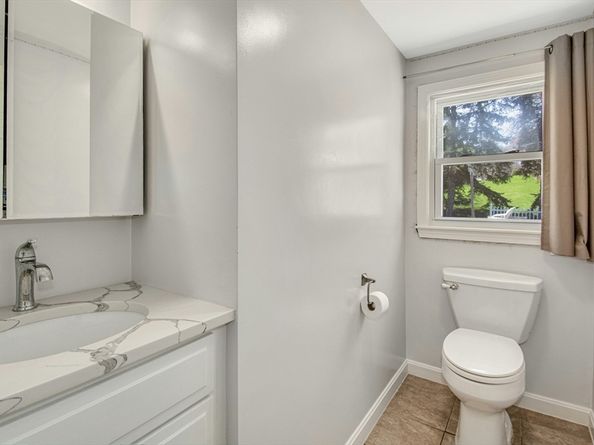 7 Jennings Rd, Westborough MA 01581