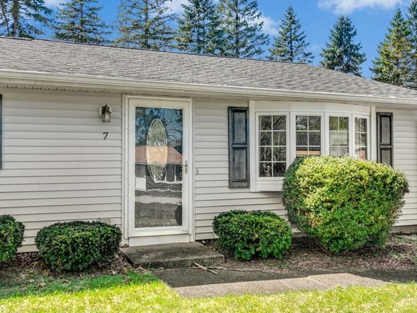 7 Jennings Rd, Westborough MA 01581