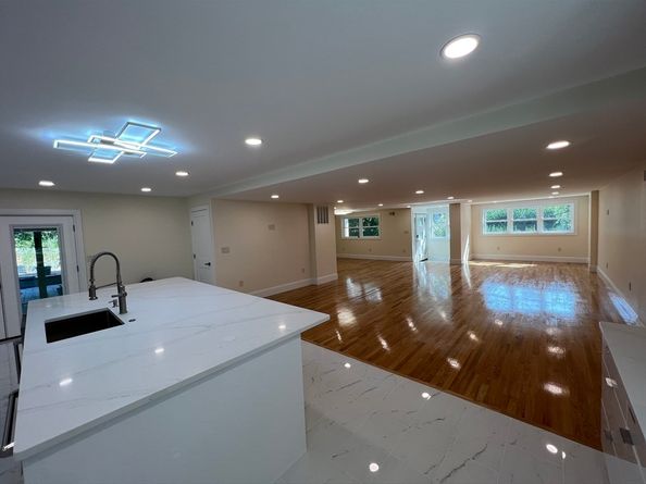 4 Ripley Rd, Hull MA 02045