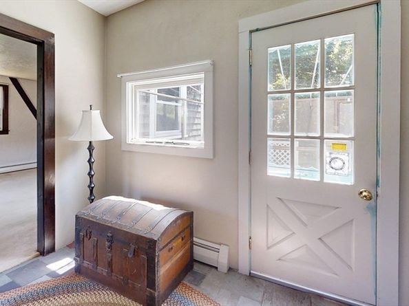 3 Rock St, Mattapoisett MA 02739