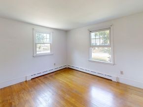 3 Rock St, Mattapoisett MA 02739