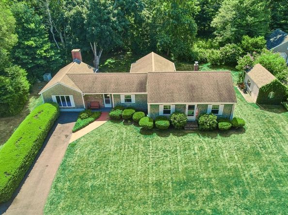 3 Rock St, Mattapoisett MA 02739