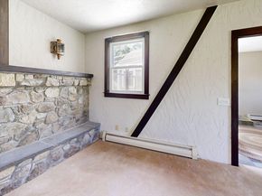 3 Rock St, Mattapoisett MA 02739