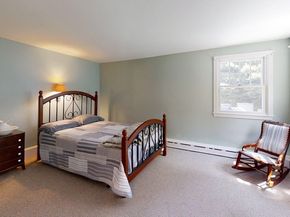 3 Rock St, Mattapoisett MA 02739