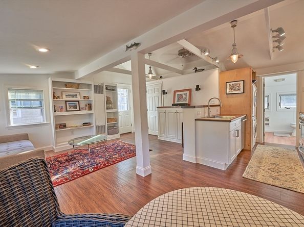 5 Gardonia St, Wareham MA 02571