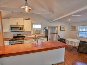 5 Gardonia St, Wareham MA 02571