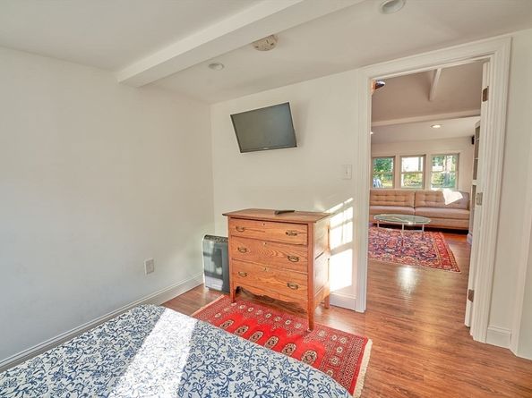 5 Gardonia St, Wareham MA 02571