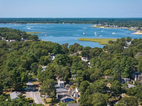5 Gardonia St, Wareham MA 02571
