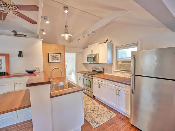 5 Gardonia St, Wareham MA 02571