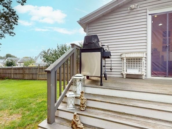 15 Robbins St 15, Waltham MA 02453