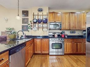 15 Robbins St 15, Waltham MA 02453