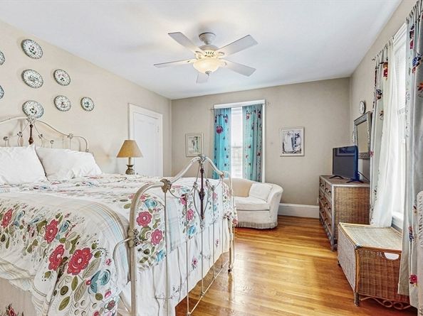 15 Robbins St 15, Waltham MA 02453