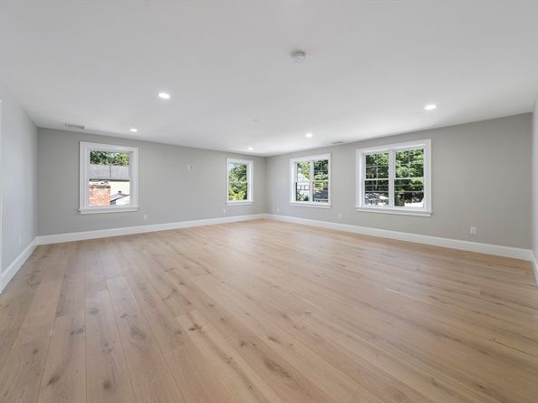 44 Harwood Rd, Natick MA 01760