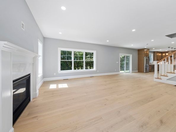 44 Harwood Rd, Natick MA 01760