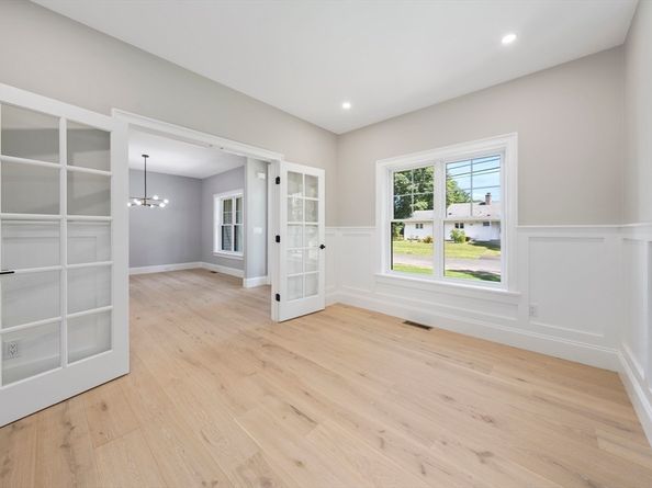 44 Harwood Rd, Natick MA 01760