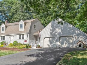 9 Autumn Ln, Chelmsford MA 01824