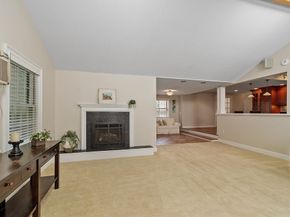 9 Autumn Ln, Chelmsford MA 01824
