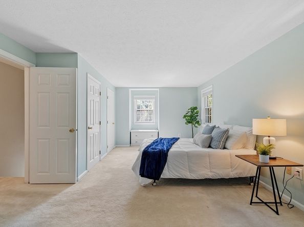9 Autumn Ln, Chelmsford MA 01824