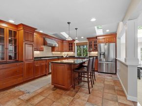 9 Autumn Ln, Chelmsford MA 01824