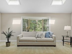 9 Autumn Ln, Chelmsford MA 01824