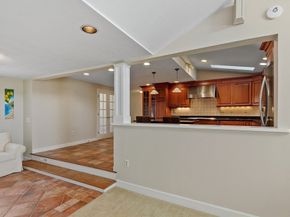 9 Autumn Ln, Chelmsford MA 01824