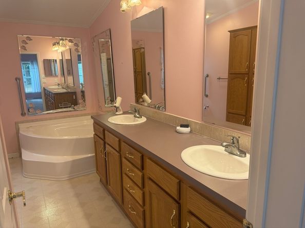 1305 Blueberry Circle, Middleboro MA 02346