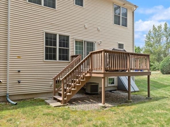 3 Knowlton Cir 3, Upton MA 01568