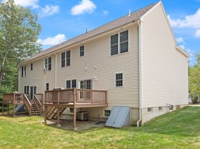 3 Knowlton Cir 3, Upton MA 01568