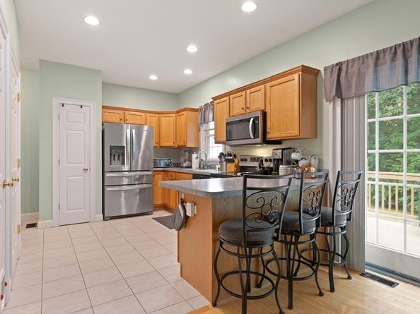 3 Knowlton Cir 3, Upton MA 01568